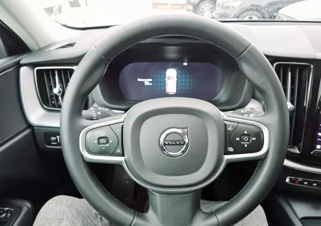 VOLVO XC 60 B4 D Momentum Pro