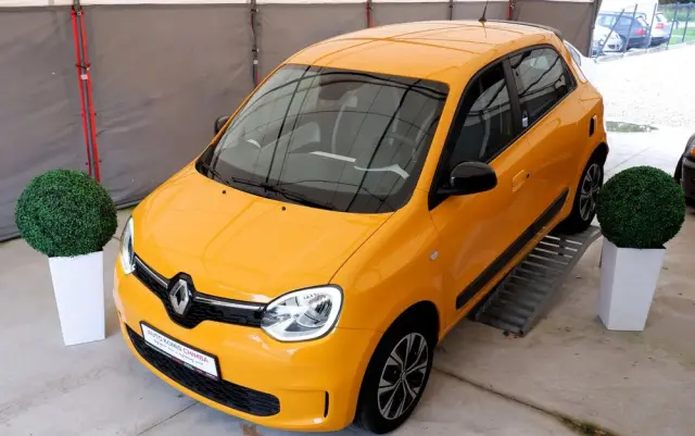 RENAULT Twingo 