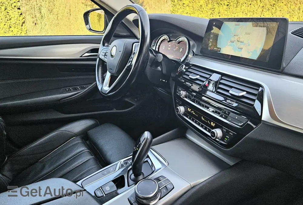BMW Seria 5 530d xDrive Sport Line sport