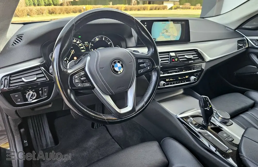 BMW Seria 5 530d xDrive Sport Line sport