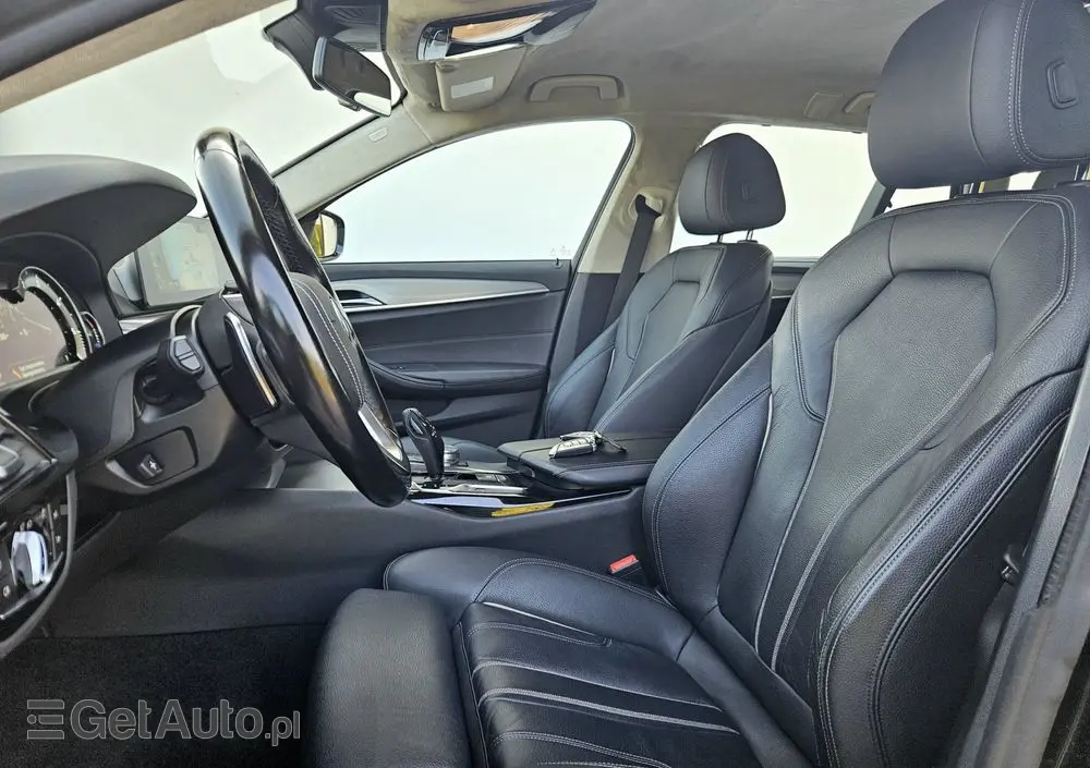 BMW Seria 5 530d xDrive Sport Line sport