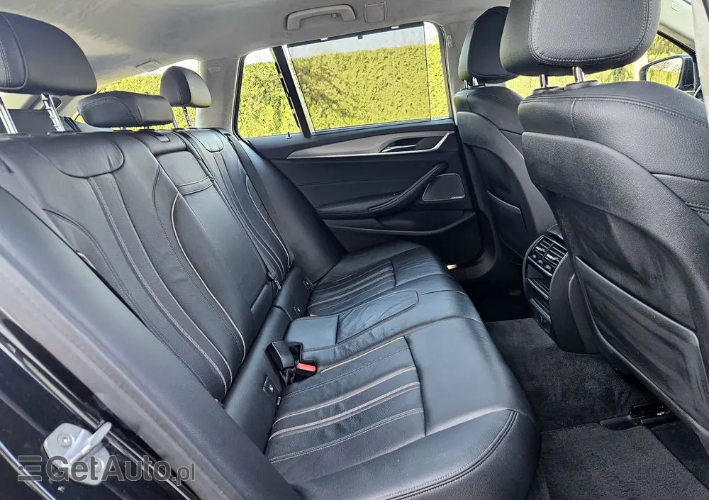 BMW Seria 5 530d xDrive Sport Line sport