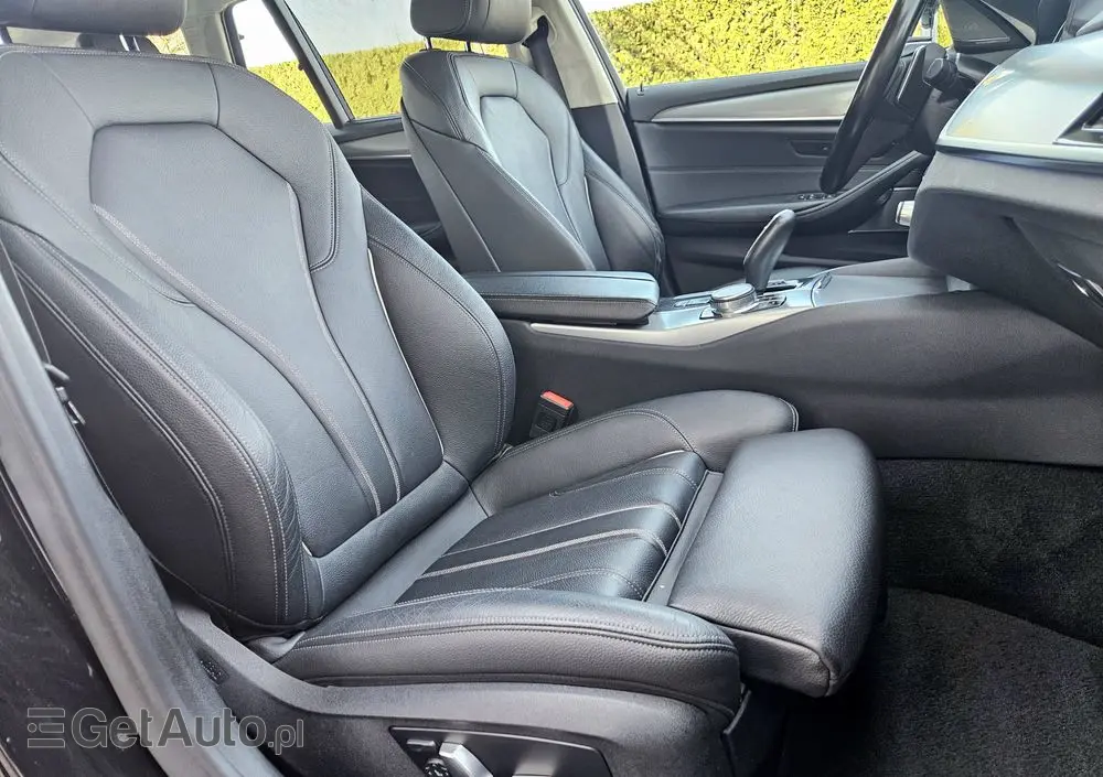 BMW Seria 5 530d xDrive Sport Line sport