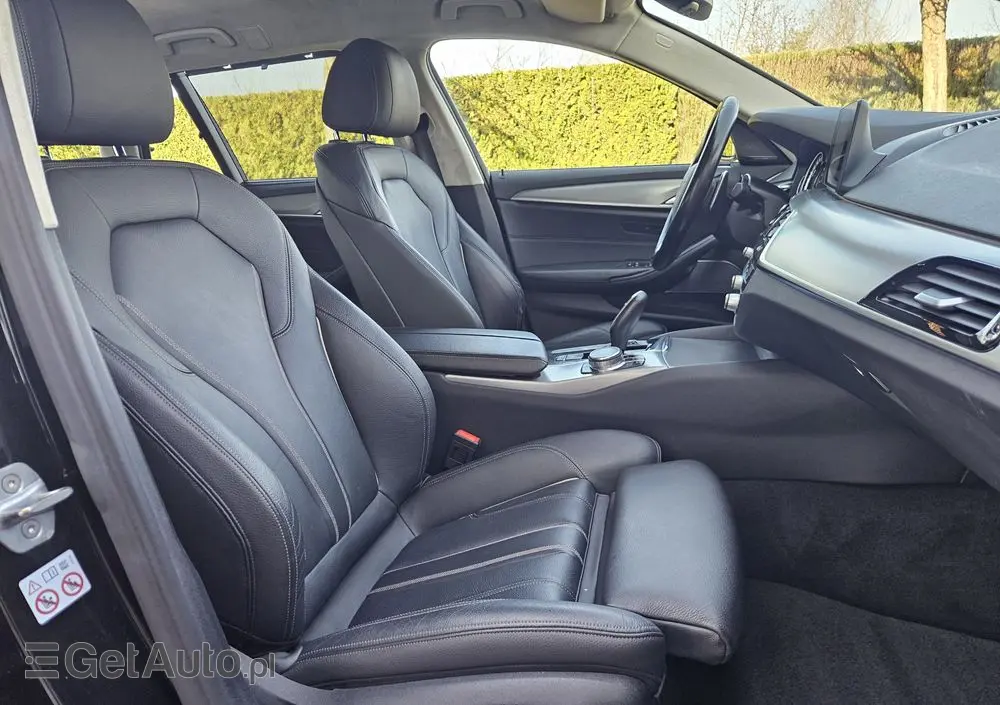 BMW Seria 5 530d xDrive Sport Line sport