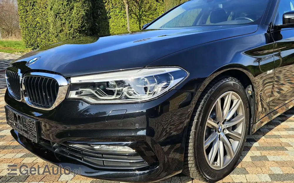 BMW Seria 5 530d xDrive Sport Line sport