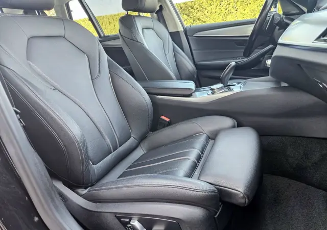 BMW Seria 5 530d xDrive Sport Line sport