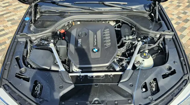 BMW Seria 5 530d xDrive Sport Line sport