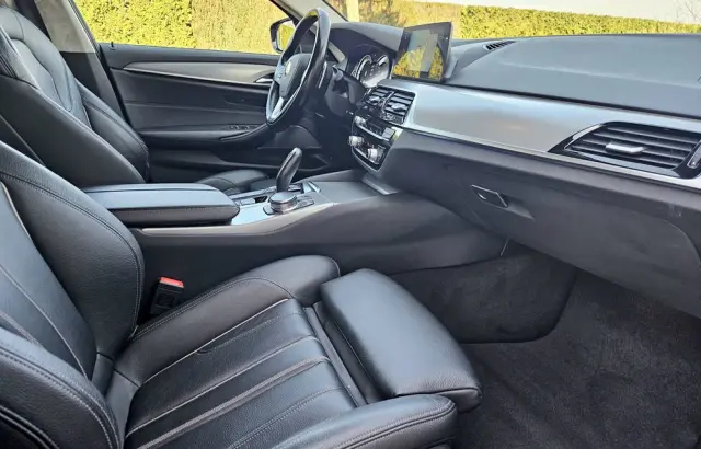 BMW Seria 5 530d xDrive Sport Line sport