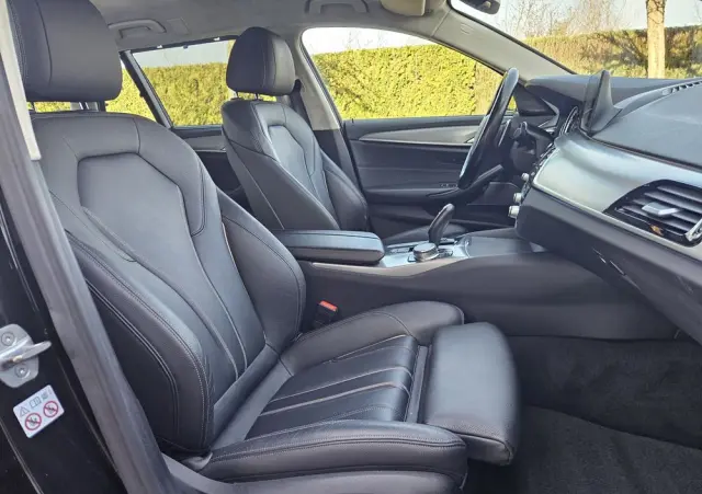 BMW Seria 5 530d xDrive Sport Line sport