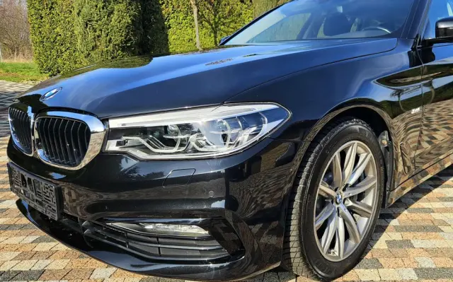 BMW Seria 5 530d xDrive Sport Line sport