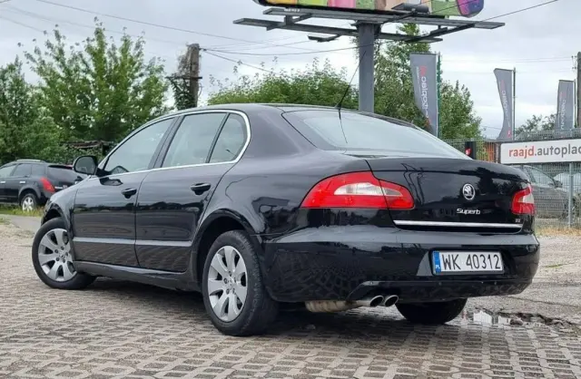 SKODA Superb 