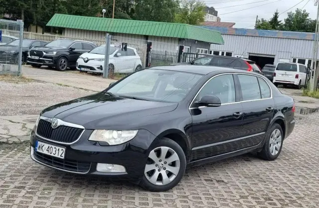SKODA Superb 