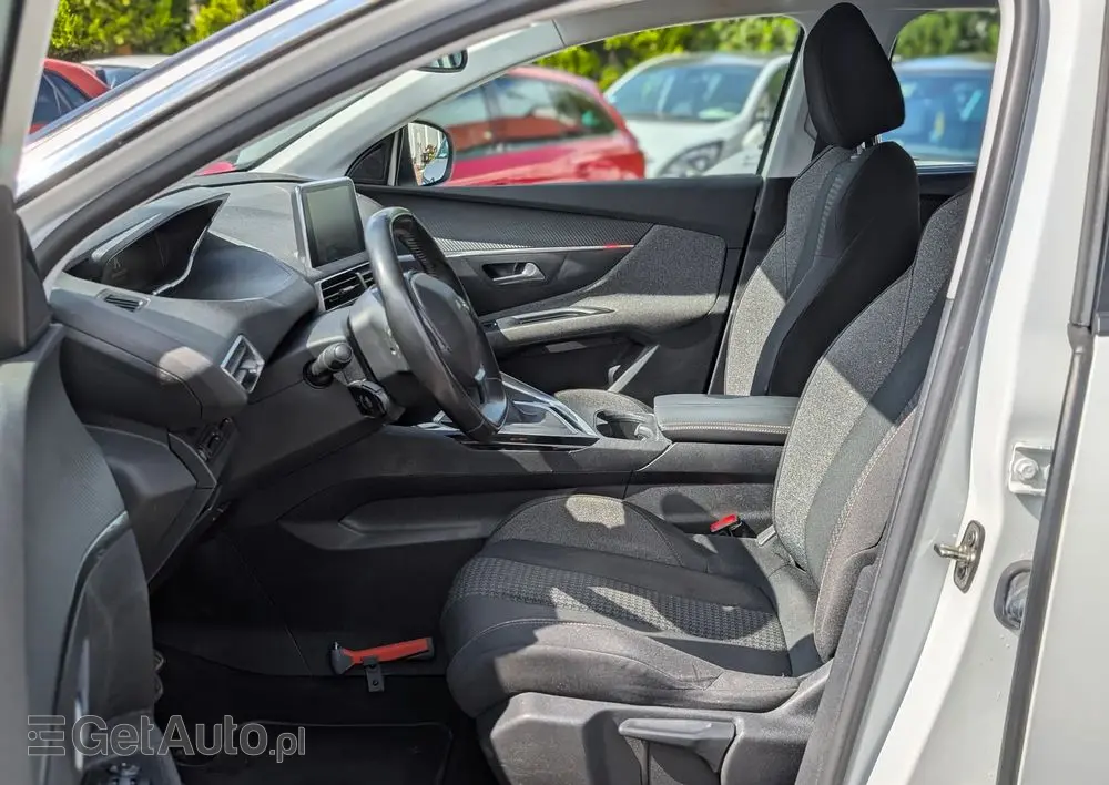 PEUGEOT 5008 1.2 PureTech Active Pack S&S