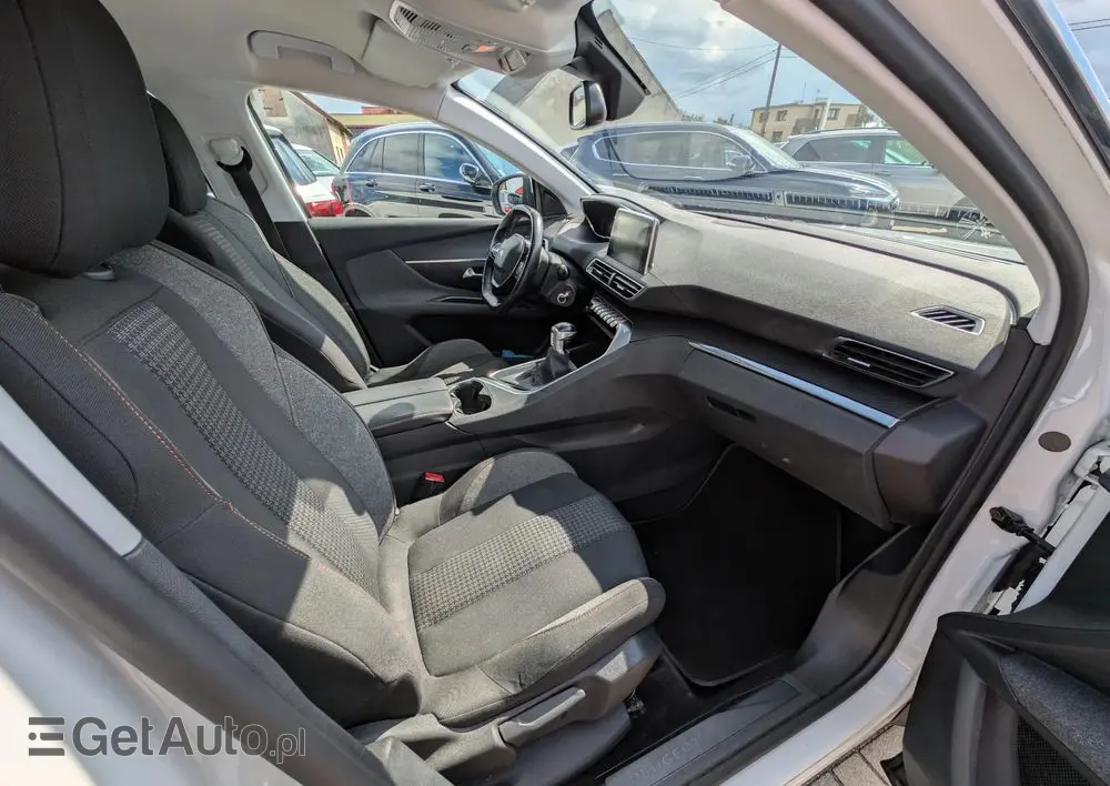 PEUGEOT 5008 1.2 PureTech Active Pack S&S