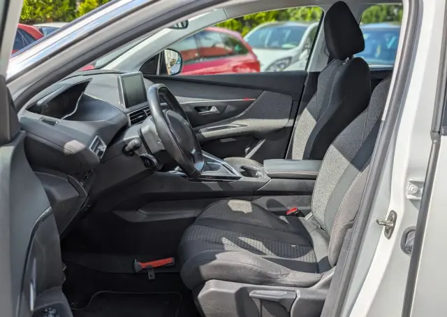 PEUGEOT 5008 1.2 PureTech Active Pack S&S