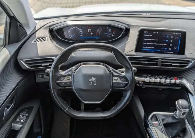 PEUGEOT 5008 1.2 PureTech Active Pack S&S