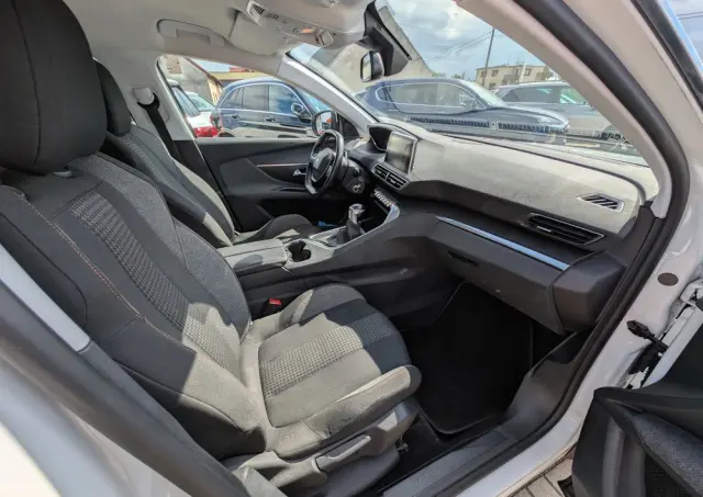 PEUGEOT 5008 1.2 PureTech Active Pack S&S