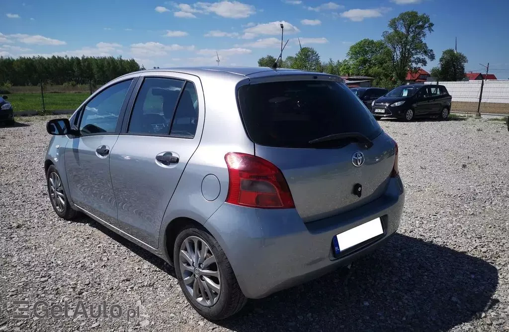 TOYOTA Yaris 