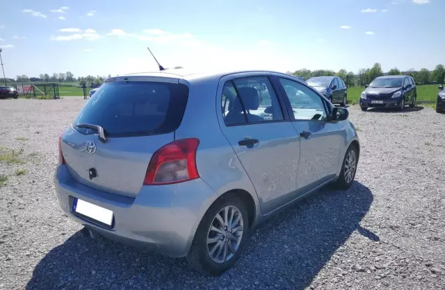 TOYOTA Yaris 