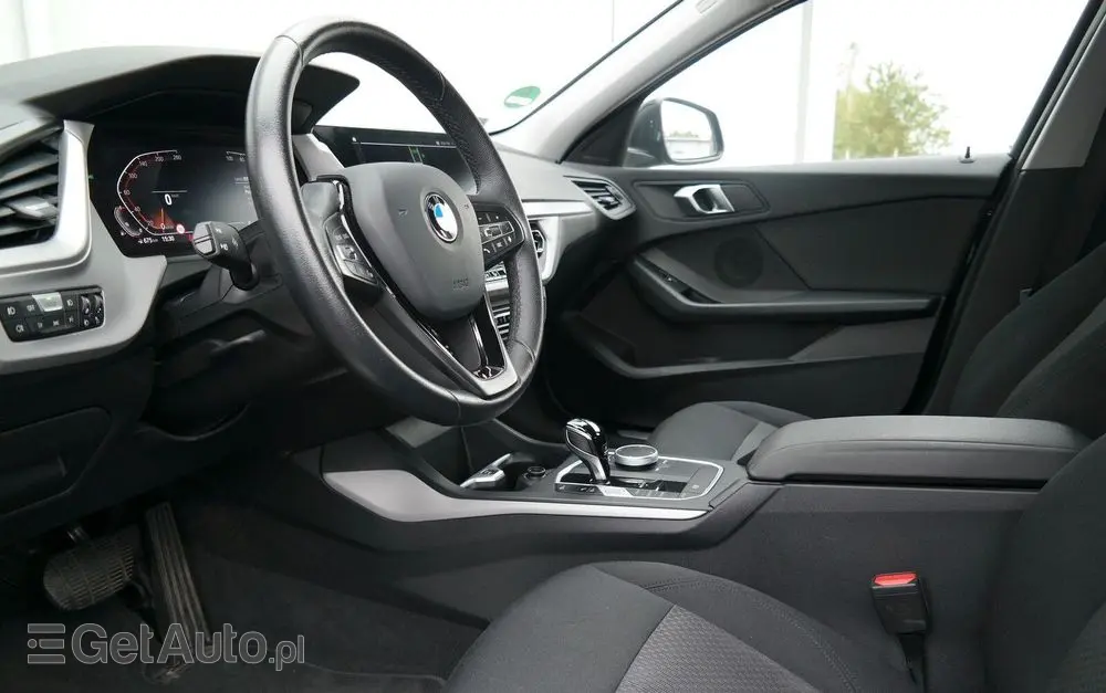 BMW Seria 1 118i Advantage