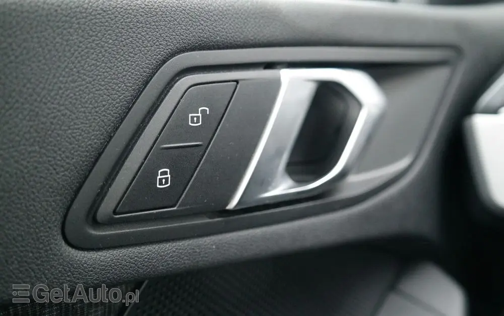 BMW Seria 1 118i Advantage