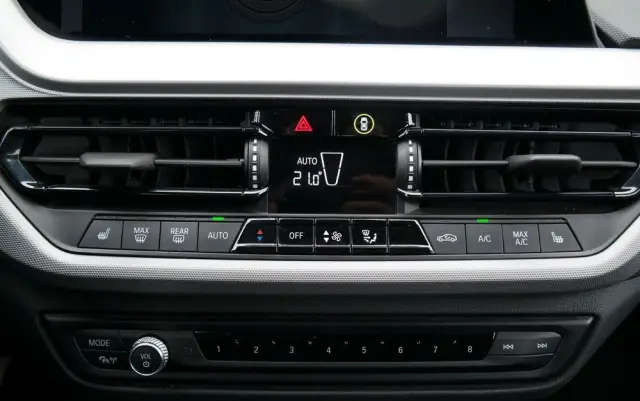 BMW Seria 1 118i Advantage