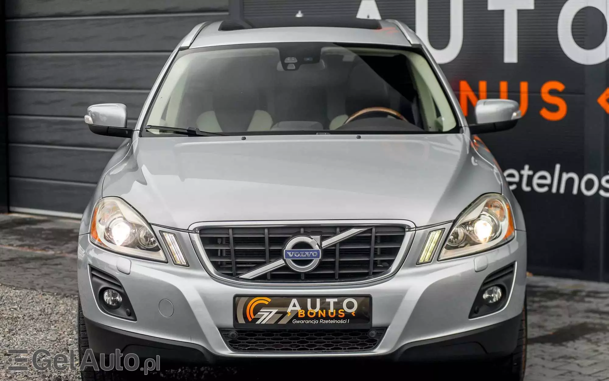VOLVO XC 60 T6 AWD Momentum