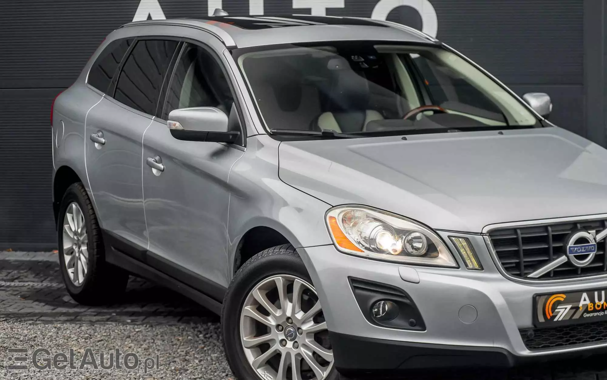 VOLVO XC 60 T6 AWD Momentum