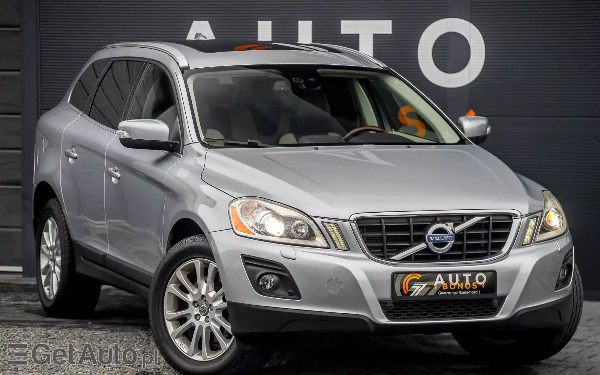 VOLVO XC 60 T6 AWD Momentum