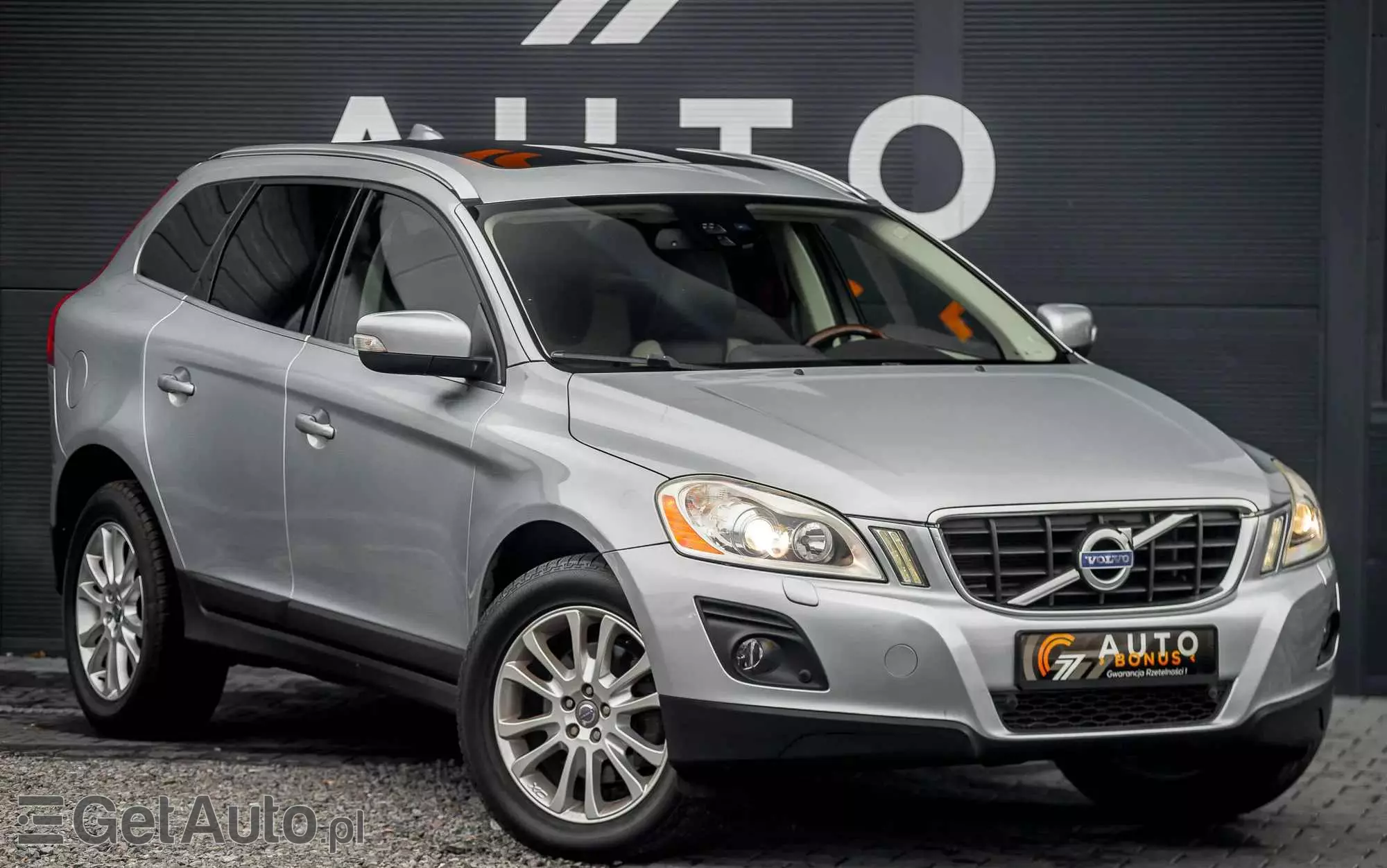 VOLVO XC 60 T6 AWD Momentum