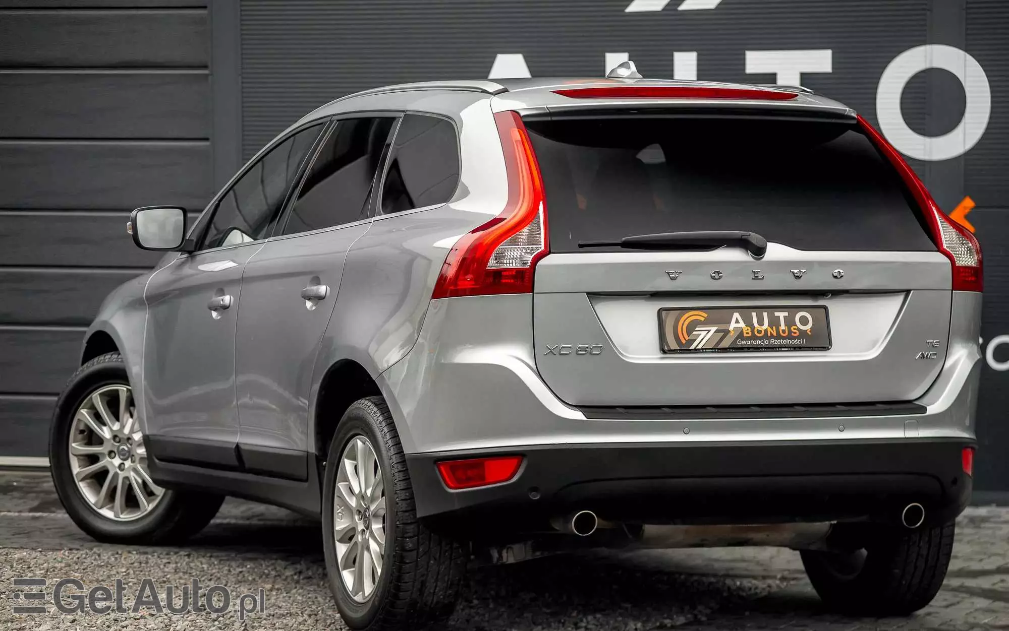 VOLVO XC 60 T6 AWD Momentum