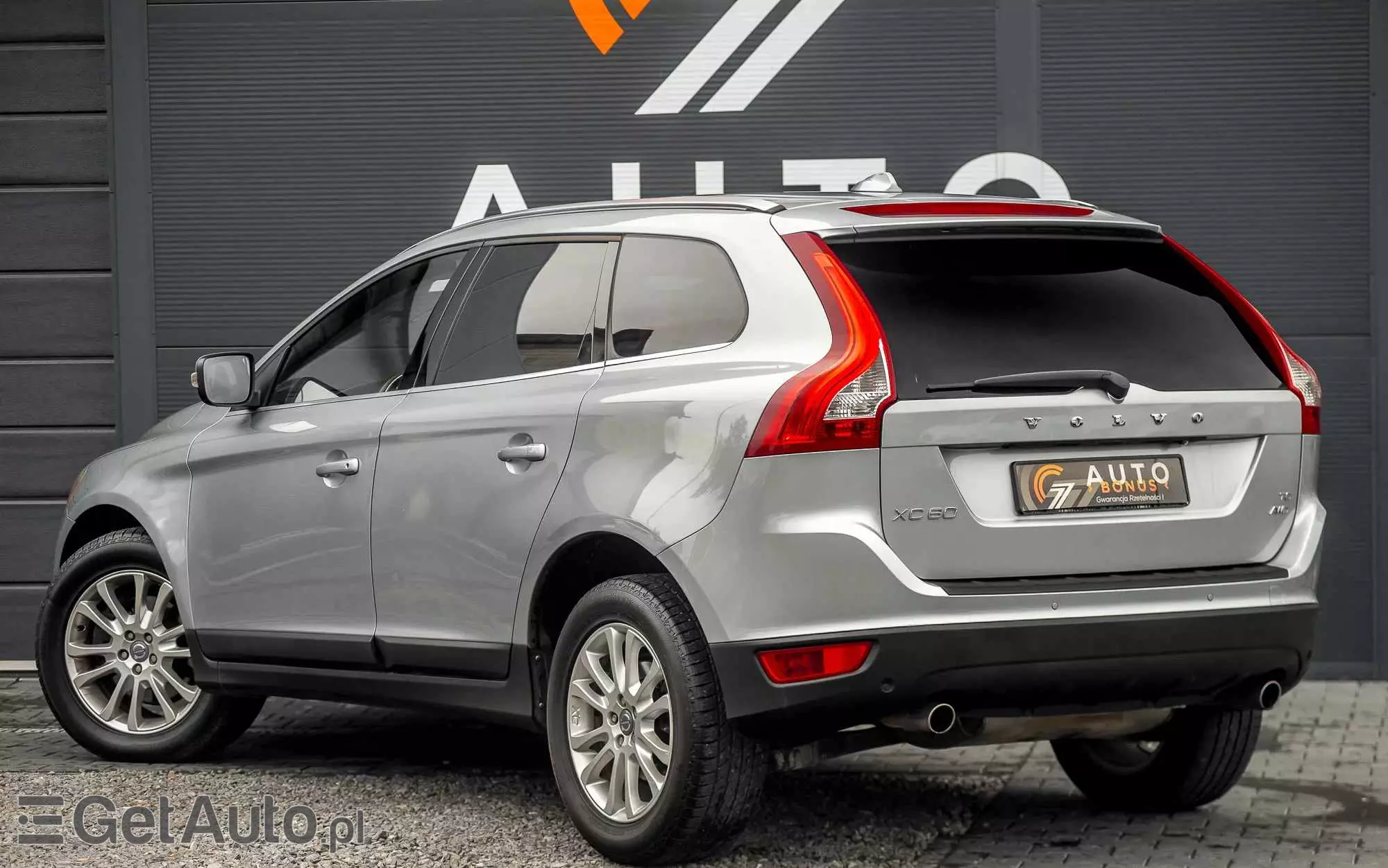 VOLVO XC 60 T6 AWD Momentum