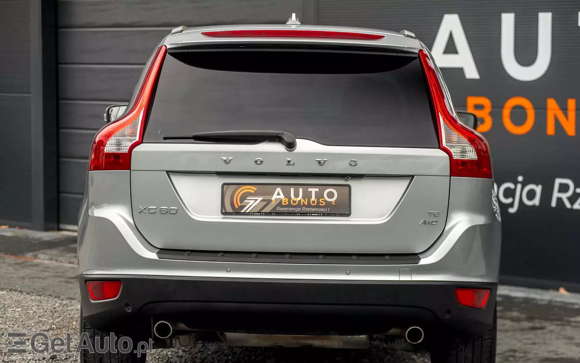 VOLVO XC 60 T6 AWD Momentum