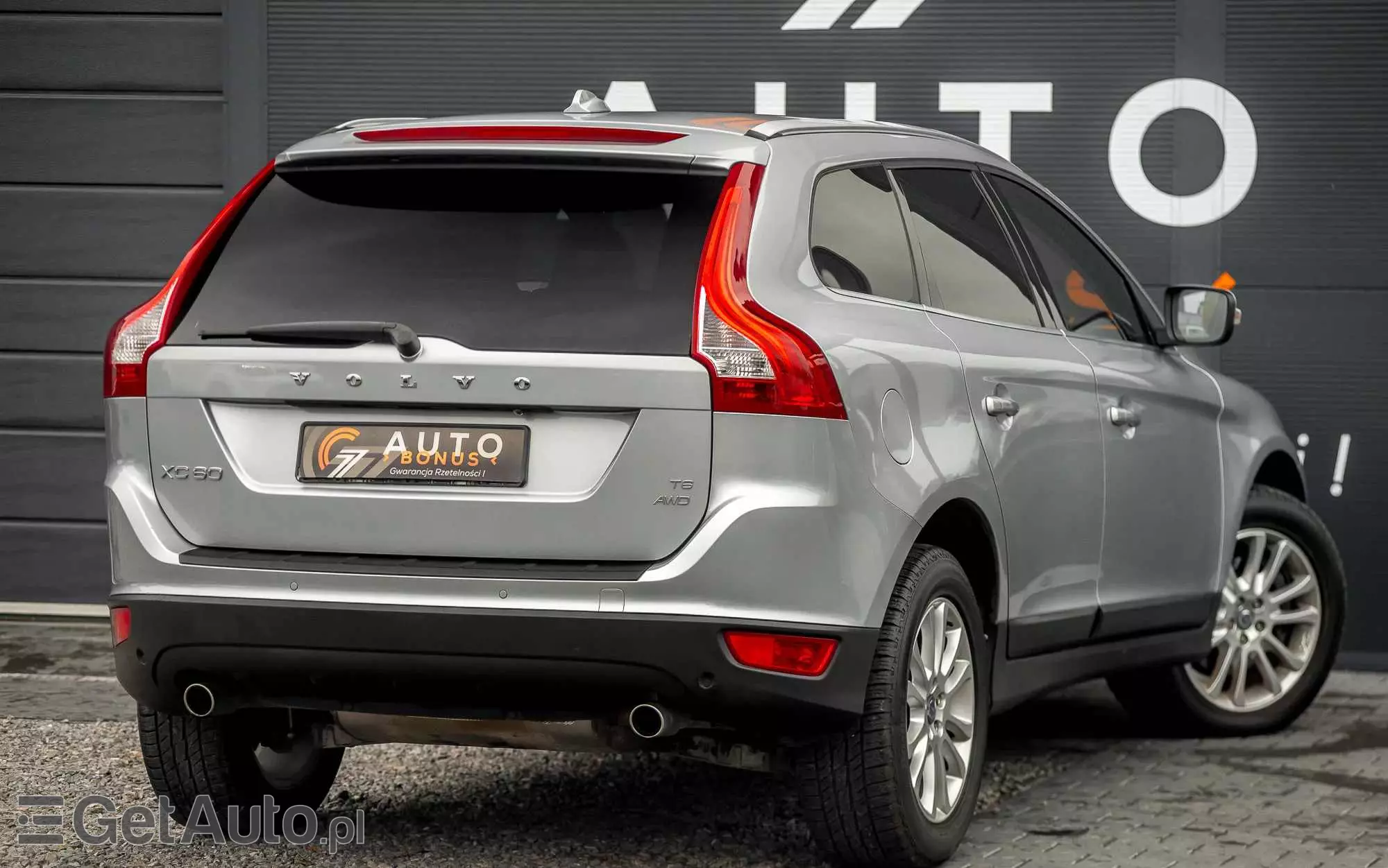 VOLVO XC 60 T6 AWD Momentum
