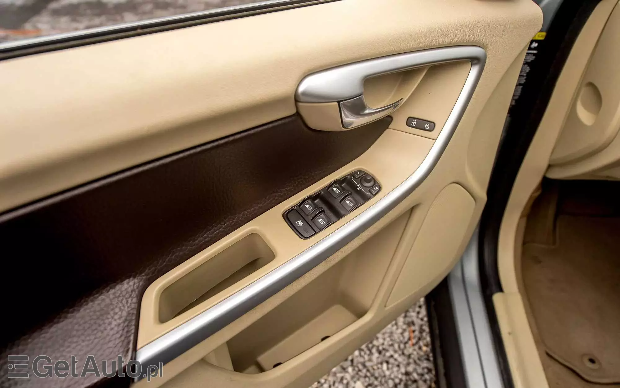 VOLVO XC 60 T6 AWD Momentum