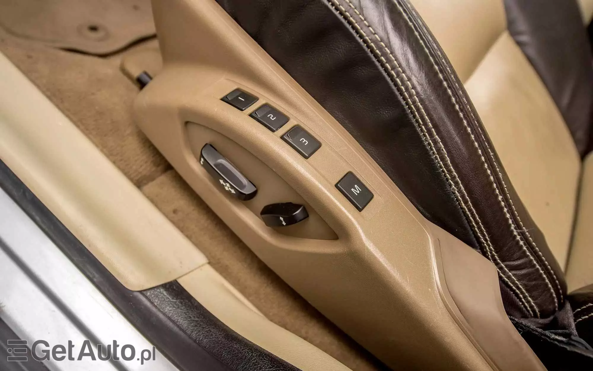 VOLVO XC 60 T6 AWD Momentum