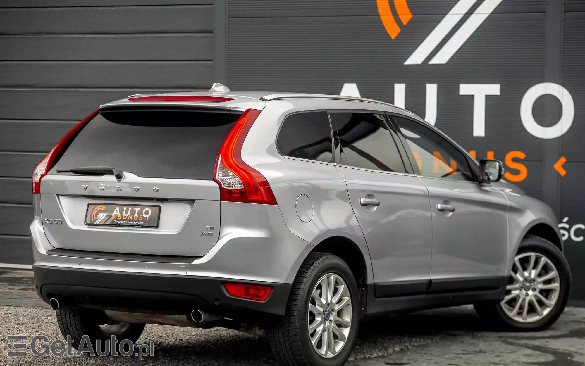 VOLVO XC 60 T6 AWD Momentum