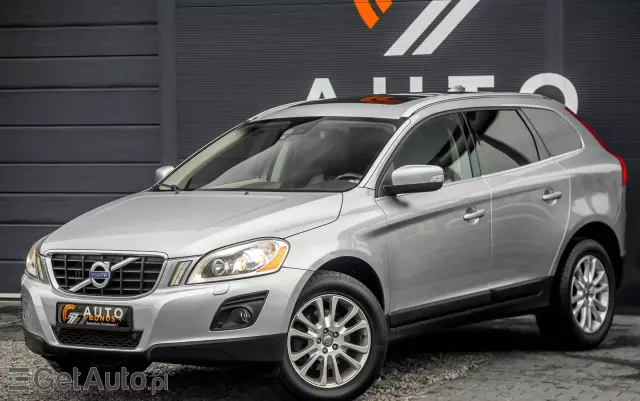 VOLVO XC 60 T6 AWD Momentum
