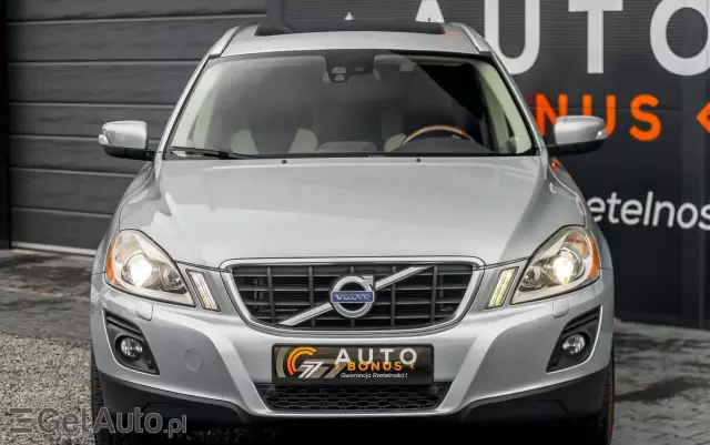 VOLVO XC 60 T6 AWD Momentum