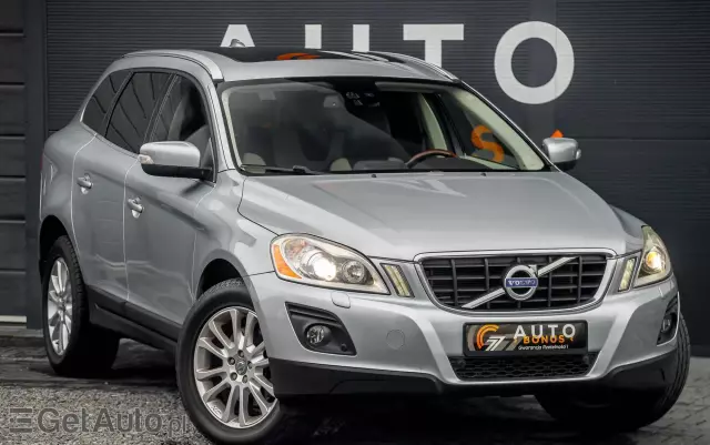 VOLVO XC 60 T6 AWD Momentum