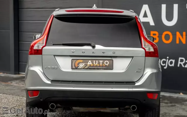 VOLVO XC 60 T6 AWD Momentum