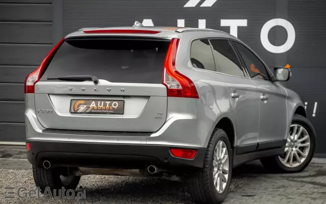 VOLVO XC 60 T6 AWD Momentum