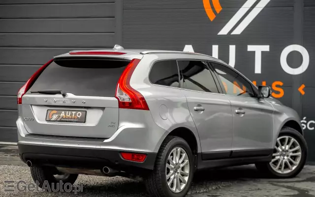 VOLVO XC 60 T6 AWD Momentum