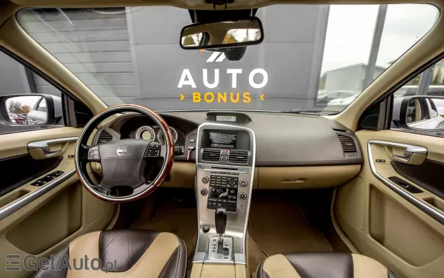 VOLVO XC 60 T6 AWD Momentum