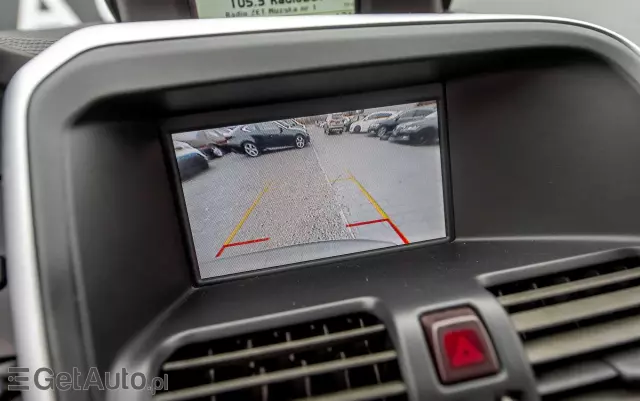 VOLVO XC 60 T6 AWD Momentum