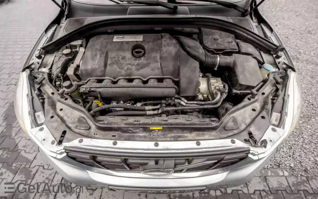 VOLVO XC 60 T6 AWD Momentum