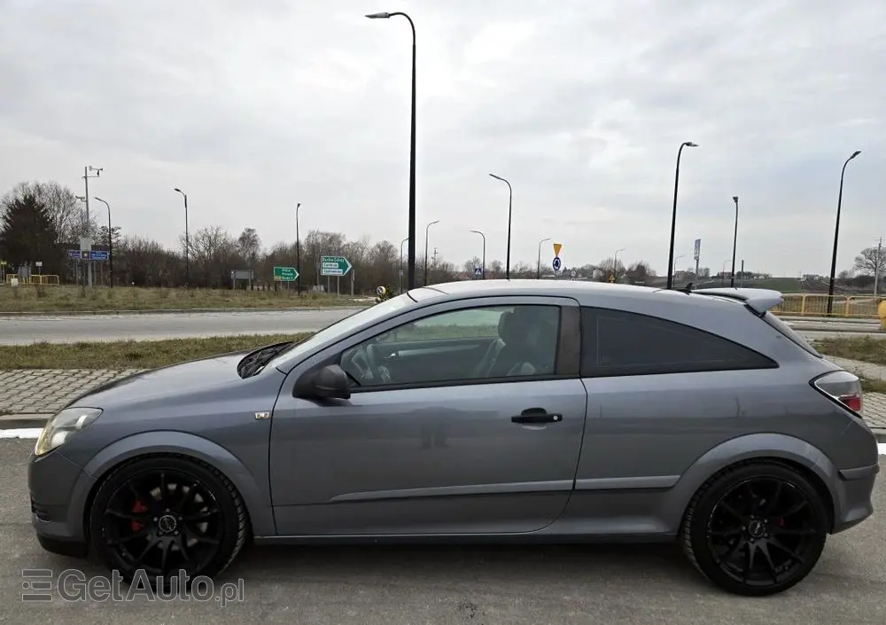 OPEL Astra 2.0 Turbo Sport
