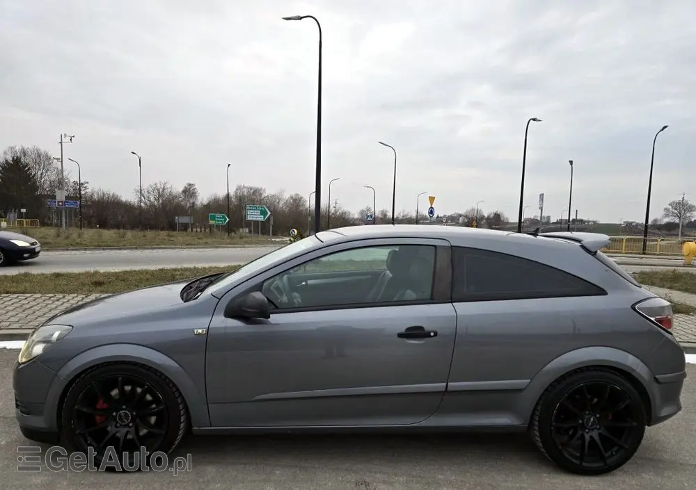OPEL Astra 2.0 Turbo Sport