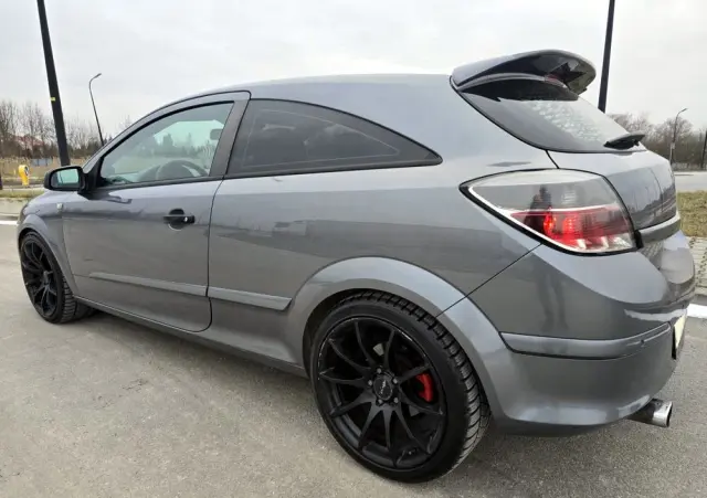 OPEL Astra 2.0 Turbo Sport