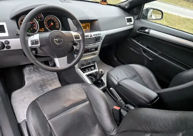 OPEL Astra 2.0 Turbo Sport